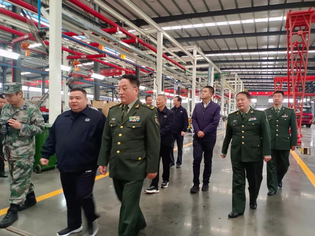 省委常委、省軍區政委視察我公司應急產業發展狀況