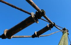 斜拉索橋梁鋼套管道密封防水流行做法?充氣式管道封堵氣囊的應用