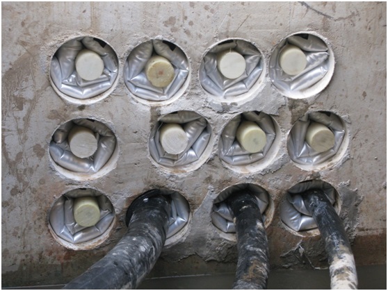 雷陣雨暴雨天抗洪防內澇搶修電力管道封堵氣囊當仁不讓