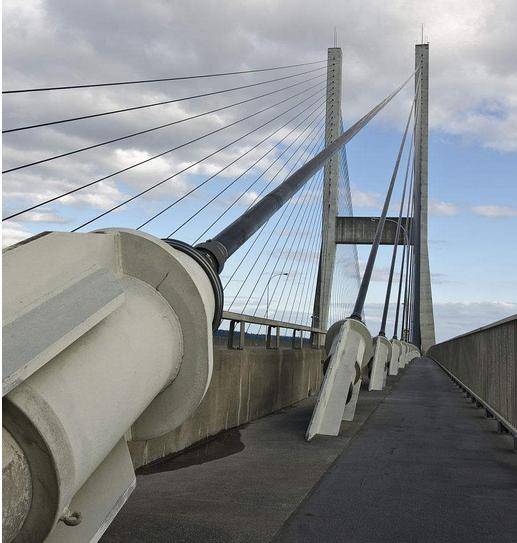 大跨徑斜拉索橋梁下錨端將軍帽下防水處理