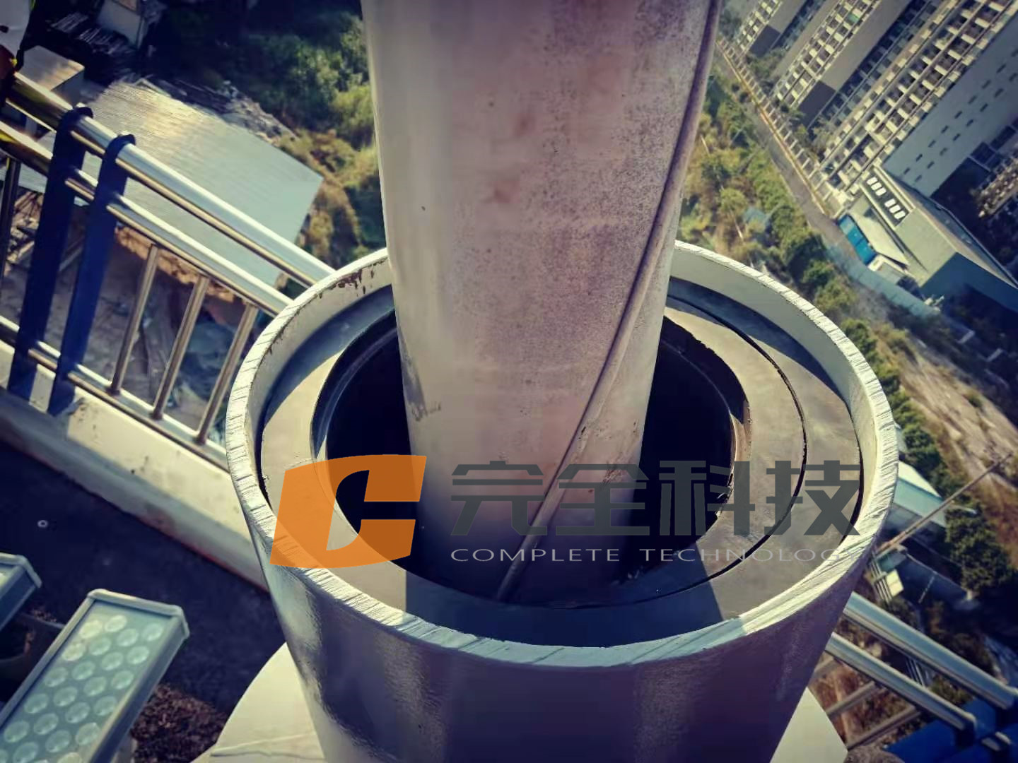 大跨徑斜拉索橋梁下錨端將軍帽下防水處理